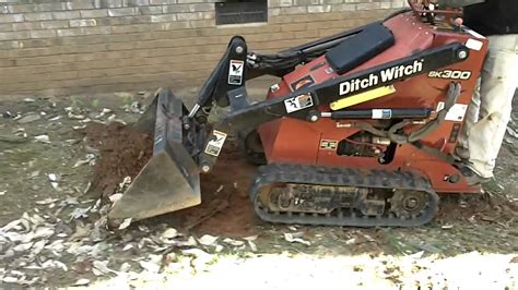 moving 10 cubic yards of dirt with a skid steer|how to move dirt with skid steer.